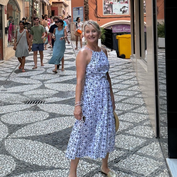 Meet your Posher, Meg - Picture 1 of 1